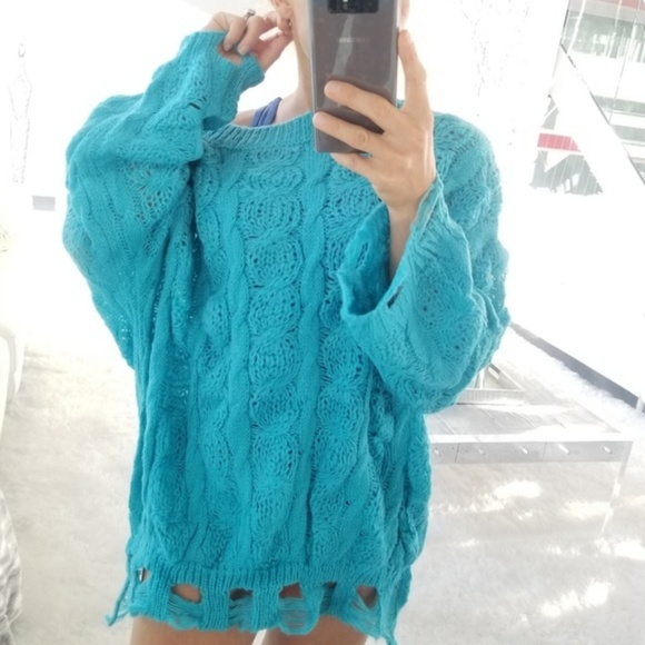 Must have sweater! - Picture 2 of 3